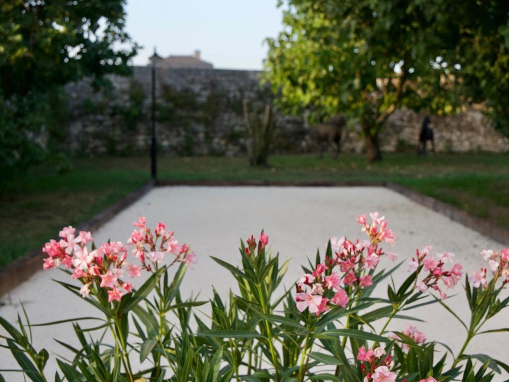 Gite Avec Piscine, Chateau De Lescours, St-Emilion Saint-Sulpice-de-Faleyrens Exterior photo